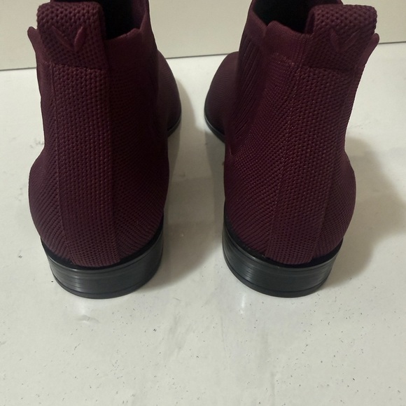 New Vivaia Ryan Chelsea Boots in chocolate brown 🤎✨ Comes  Knit textile Chelsea boots, Vivaia
Ryan Pro Water Repellent Maroon Ankle Booties